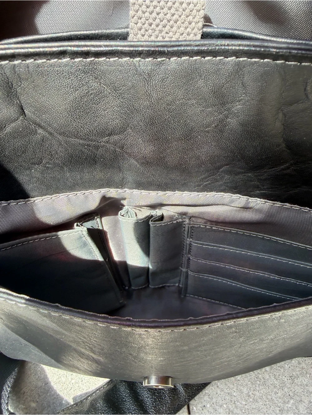 Kenneth Cole Reaction Black Leather Messenger Bag 11”X11”